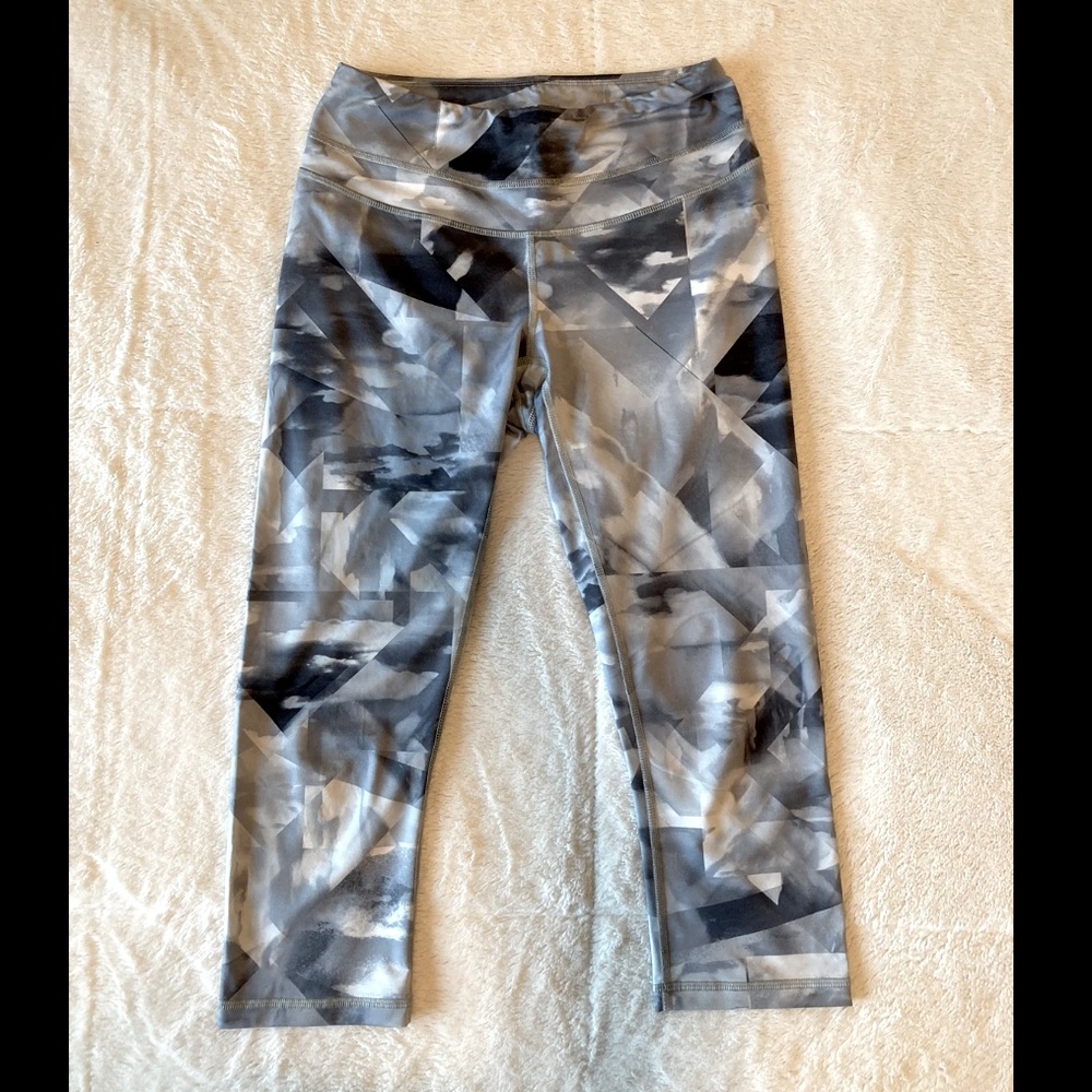 Lucy Crop Leggings Small